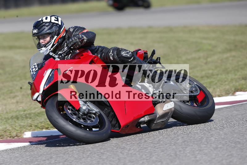 /Archiv-2025/49 26.08.2025 Cornu Master School ADR/blau-bleu/28